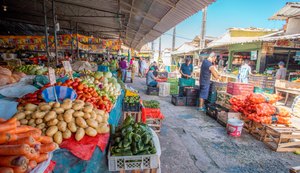 Feirantes são realocados para reforma no Mercado Público do Jacintinho