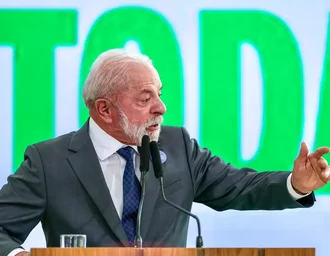 Pacto contra o feminicídio busca colocar leis em prática, diz Lula