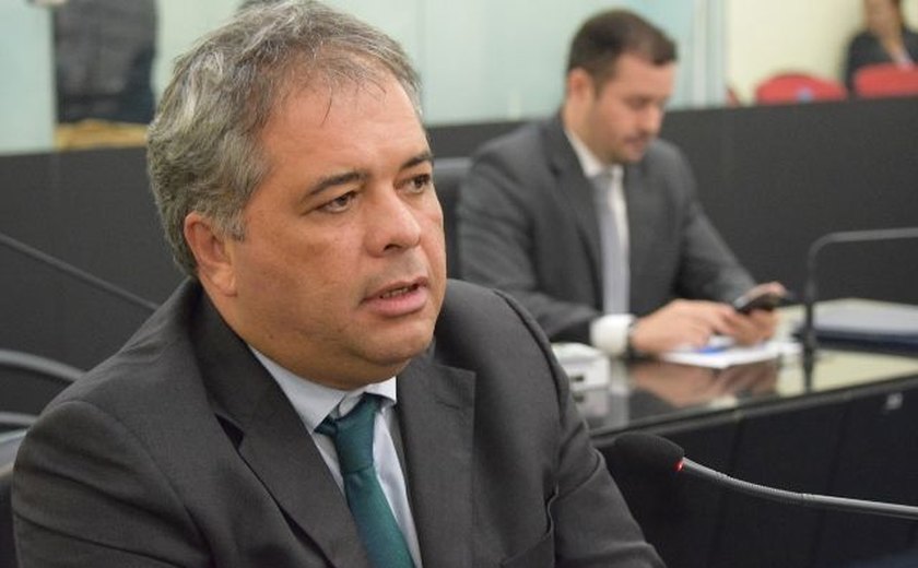Renan Filho escolhe Silvio para liderança do governo na ALE