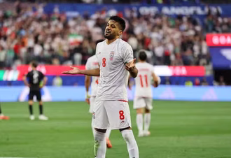 Irã e Nova Zelândia fazem jogo movimentado e estreiam com empate