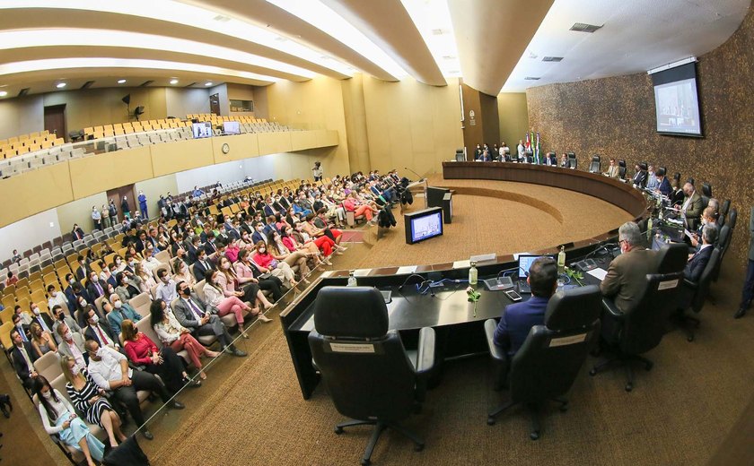 Ex-esposa de João Lyra pede ao STF que decida sobre falência da Laginha