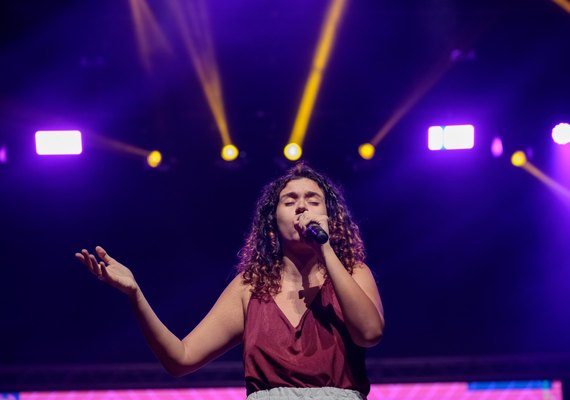 Misa Acústico recebe show da cantora alagoana Bárbara Castelões na sexta-feira (18)