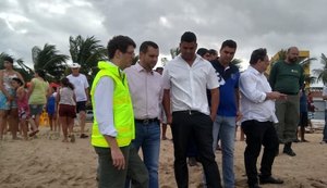Ministro do Meio Ambiente visita praias de Japaratinga atingidas por manchas de óleo