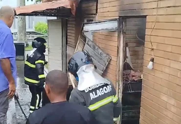 Incêndio atinge quiosque na Praça da Matriz e mobiliza moradores no Centro de São Miguel dos Campos