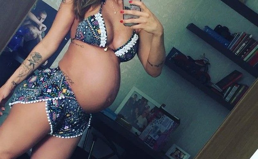 Lizi Benites mostra barriga de grávida em foto: '35 semanas'
