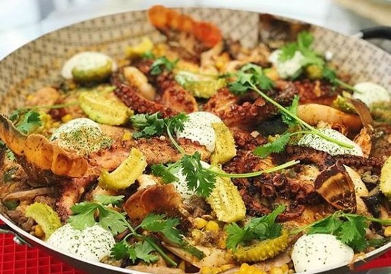 Dia do milho: Chef ensina receita de mungunzá salgado de frutos do mar