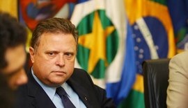 Ministro teme novos bloqueios após EUA suspenderem compra de carne brasileira