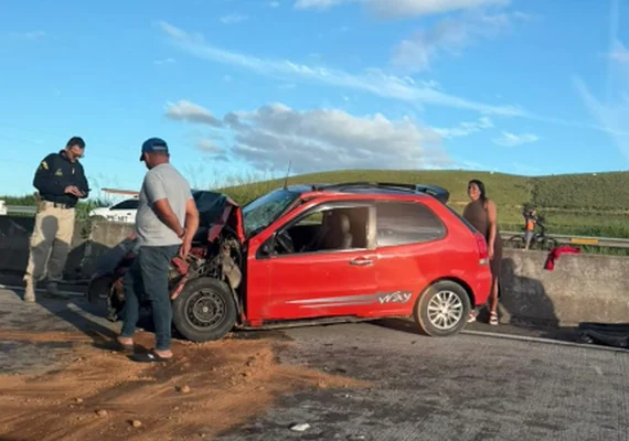 Motorista morre após colisão entre caminhão e carro em AL