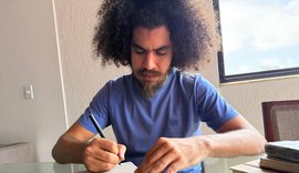 Jovem negro alagoano tem seu primeiro livro de poesia publicado e selecionado pela editora baiana Arpillera
