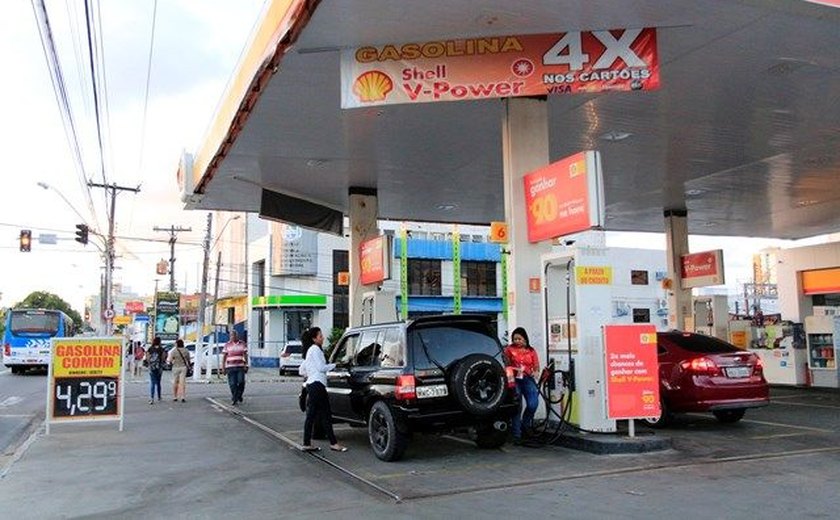 Preços de gasolina e diesel representam menos da metade do preço final ao consumidor
