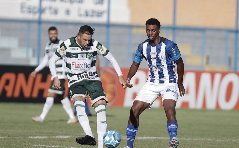 CSA sai na frente, mas deixa Grêmio empatar jogo no Rei Pelé 