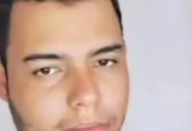 Jovem de 20 anos morre após colisão entre motocicleta e caminhão em Inhapi