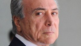 Temer vai ao serviço médico da Câmara para tirar verruga do rosto