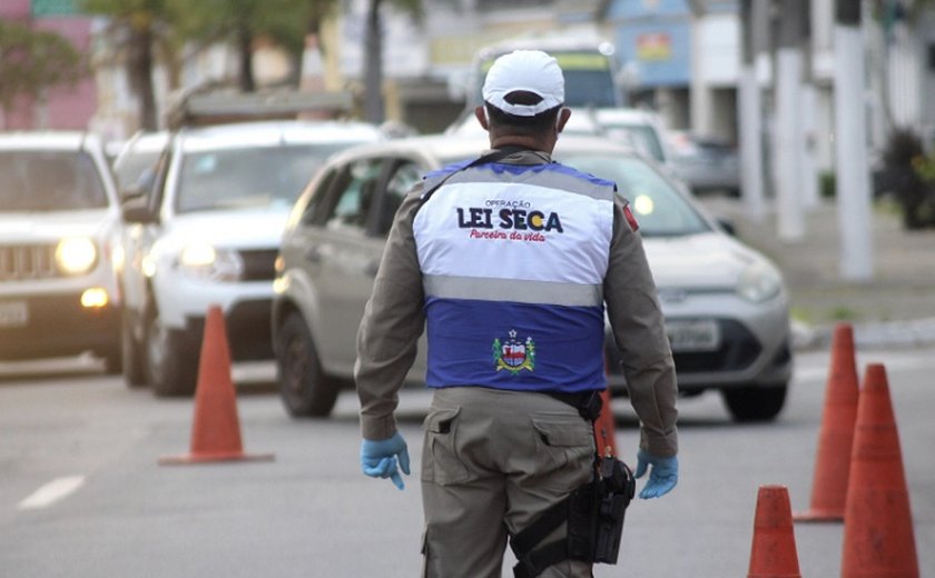 Três pessoas são presas por embriaguez ao volante em Alagoas