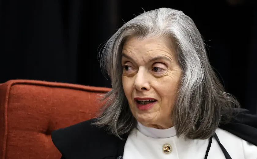 Cármen Lúcia diz que STF manterá defesa da democracia