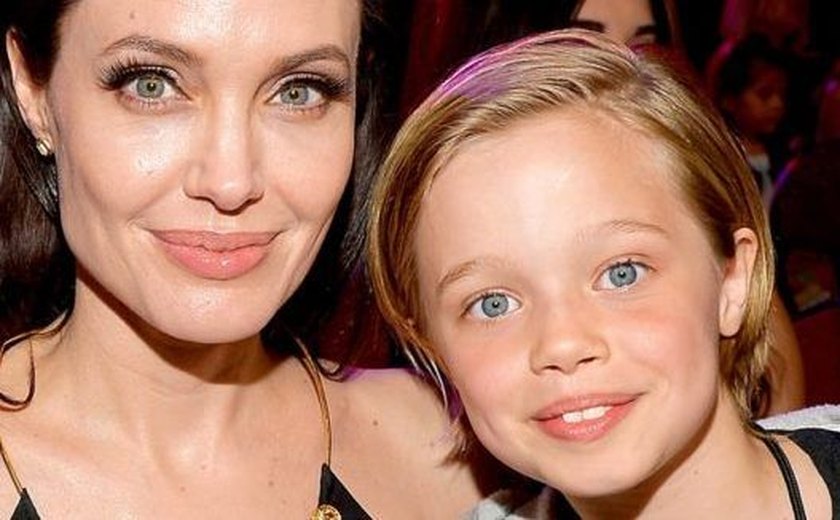 Filha de Angelina Jolie e Brad Pitt sofre acidente e quebra clavícula