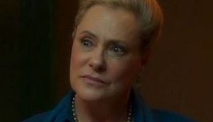 Atriz Elizabeth Savalla é escalada para viver triângulo amoroso em novela