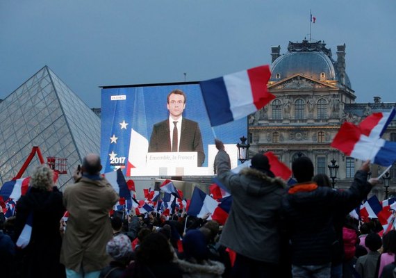 'França estará na 1ª fileira na luta contra o terrorismo', diz Macron em discurso