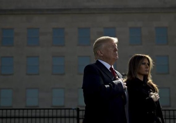 Donald Trump faz minuto de silêncio por vítimas do 11 de setembro