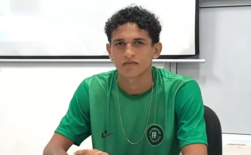 Jogador de futebol é esfaqueado durante discussão com dirigente no interior de Alagoas