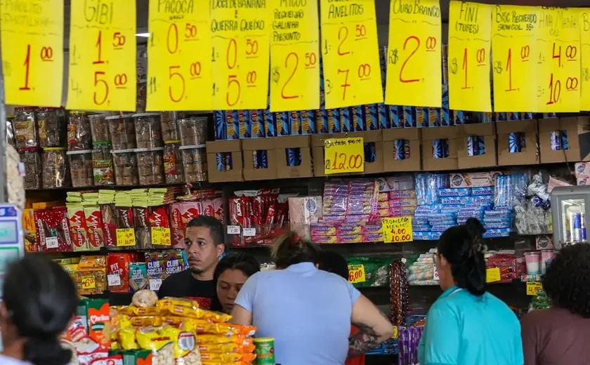 Governo prevê crédito a empresas afetadas por fim da 6x1, diz Durigan
