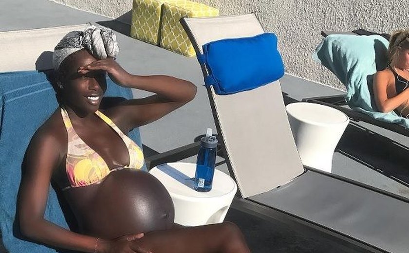 Modelo negra grávida posta fotos da barriga e é alvo de racismo