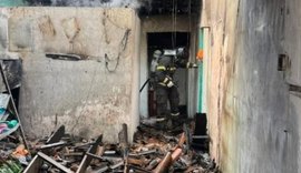 Mercadinho fica completamente destruído após incêndio em Arapiraca