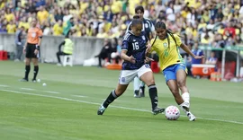 Após cortes, seleção feminina chega a Recife para encarar Argentina