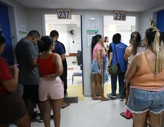 Governadores eleitos no primeiro turno têm entre 37 e 70 anos
