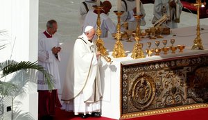 Dez mil brasileiros participam da canonização da Irmã Dulce no Vaticano