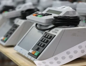 30 anos da urna eletrônica: a revolução que acabou com as fraudes e modernizou as eleições