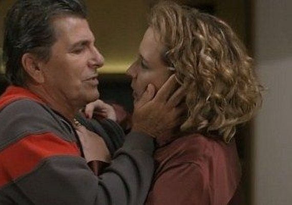 Últimos capítulos! Néia cai em armação de Léo Régis e reata com Almir