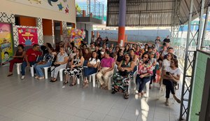 Alunos participam de manhã especial na escola para fortalecer laços entre avós e netos