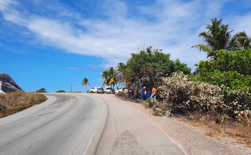 Condutor perde controle de motocicleta, morre e corpo só é descoberto no dia seguinte