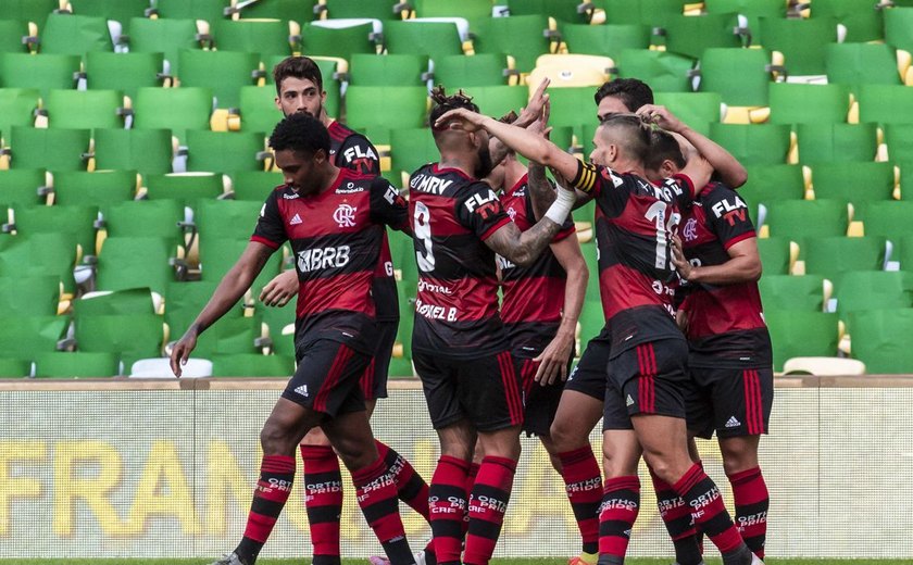 Carioca: Flamengo vence Fluminense no primeiro jogo da final