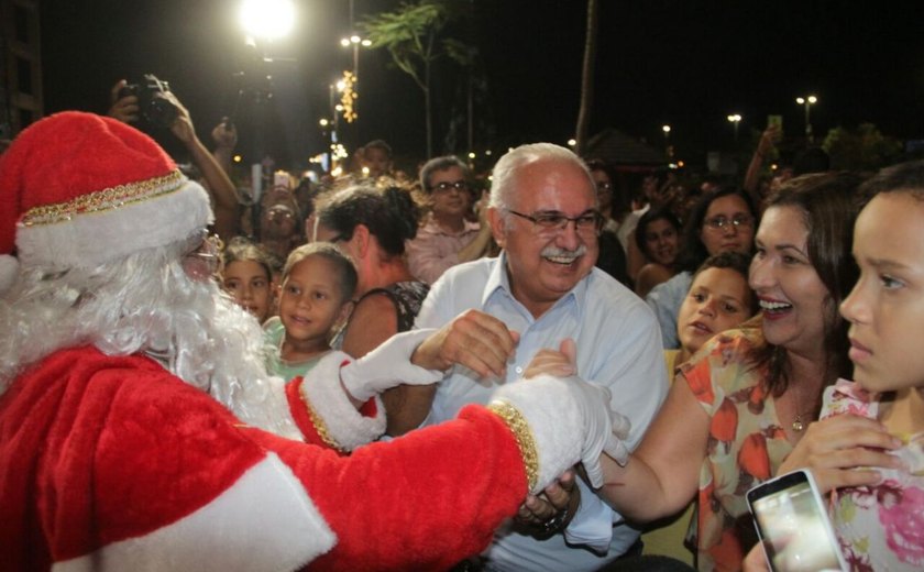 Papai Noel abre Natal de Arapiraca