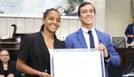 Atacante alagoana Geyse Ferreira recebe Comenda Marta Vieira