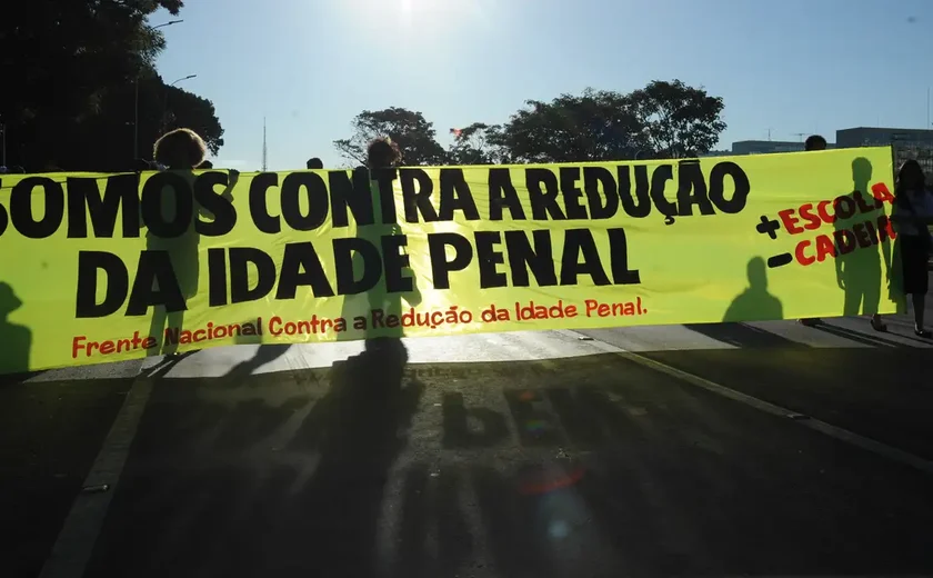 Pediatras se manifestam contrários à redução da maioridade penal