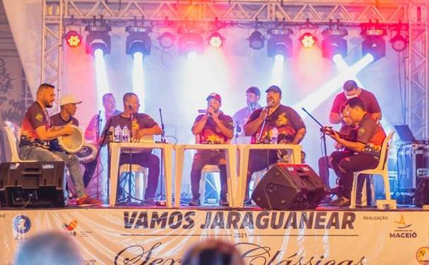 “Vamos Jaraguanear com Sextas Clássicas” leva diversidade musical à Praça Dois Leões