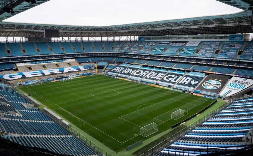 Grêmio faz 3 a 0 no Inter e está com uma mão na taça do Gauchão