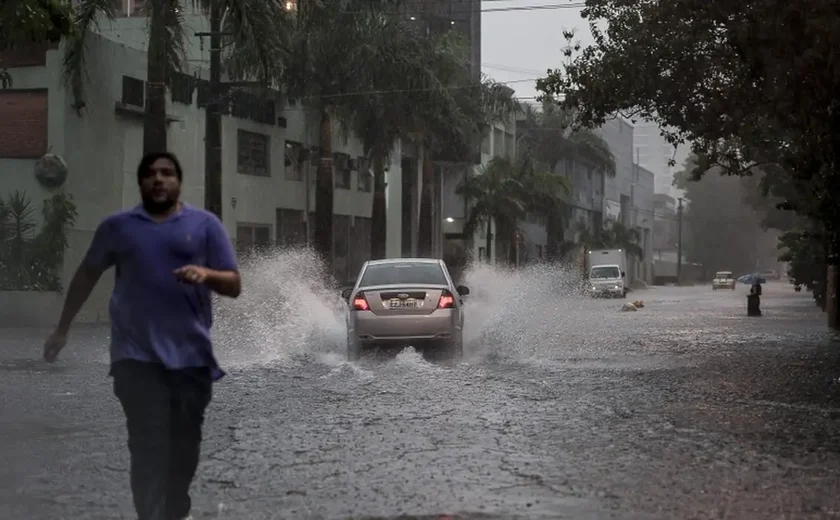 Três pessoas morrem soterradas em Taubaté, no interior de São Paulo