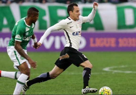 Corinthians empata com a Chape em jogo com dois pênaltis e deixa o G6