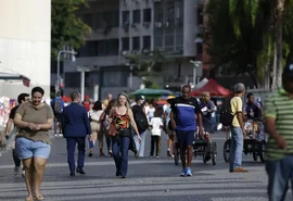 Crescimento populacional caiu para 0,37% em 2026, estima IBGE