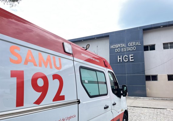 Homem é esfaqueado enquanto bebia com conhecidos próximo de casa na Serraria