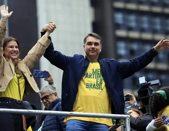 Flávio Bolsonaro propõe enxugar Estado e endurecer ações de segurança