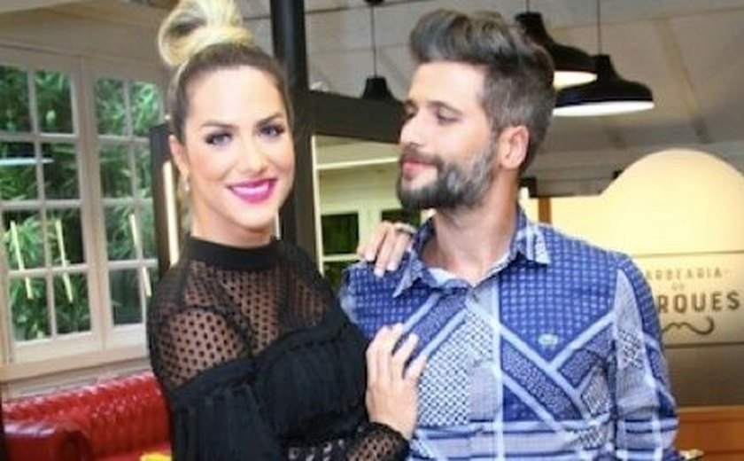 Sem contrato na TV, mulher de Bruno Gagliasso vira dona de salão de beleza no Rio