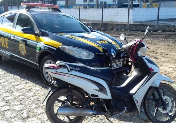 Duas pessoas são presas pela PRF em Alagoas nesta segunda-feira