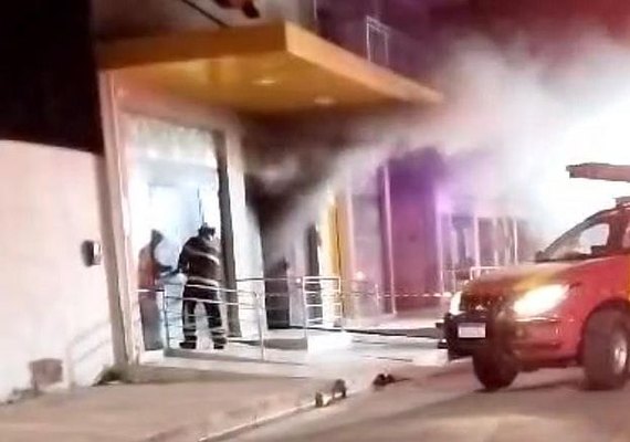 Incêndio atinge mercadinho no Clima Bom