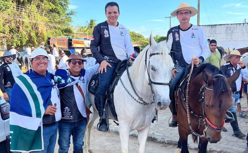 Deputado Ricardo Nezinho acompanha 23ª cavalgada da padroeira de Arapiraca