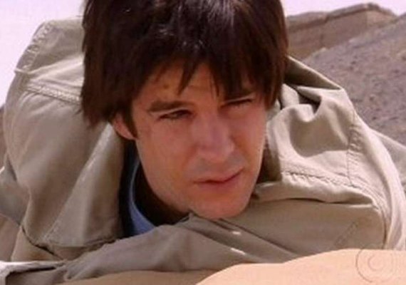 Diogo morre em acidente de helicóptero e Lucas sente o baque em pleno deserto